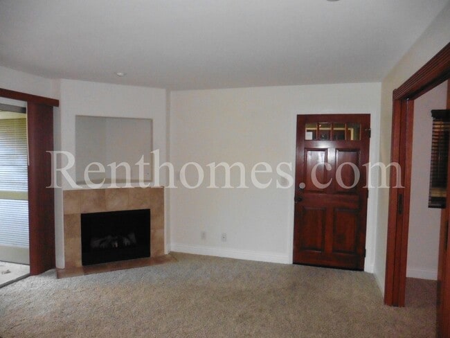 Foto del edificio - La Jolla, 8430 Via Mallorca #110 -Granite Counters, Community Pool and Spa, Near UCSD!