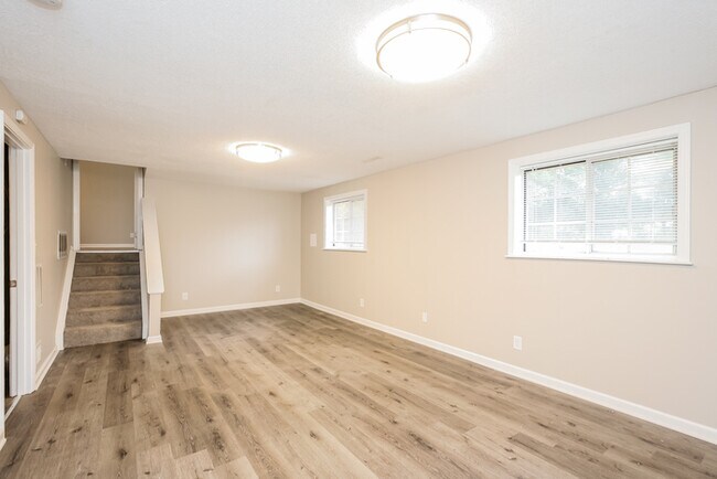 Building Photo - 181 Southridge Ln