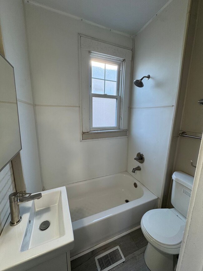 Foto del edificio - 615 44th St