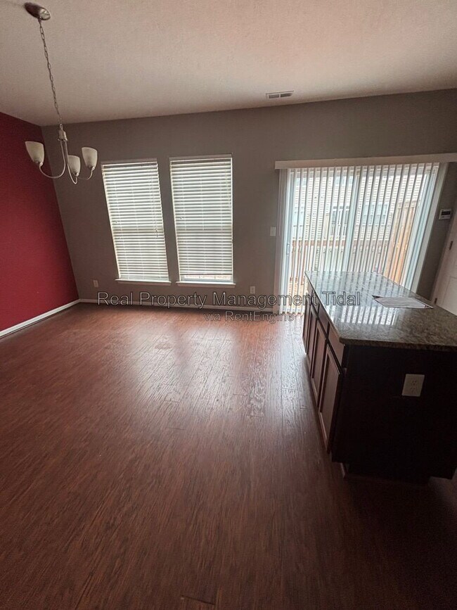 Building Photo - 257 Carnelian St