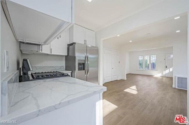 Building Photo - 2 br, 2 bath House - 821 N Spaulding Ave