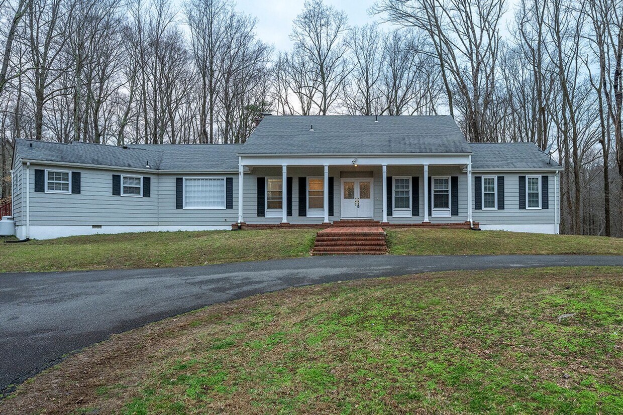 Foto del edificio - 5035 Timberwood Trail