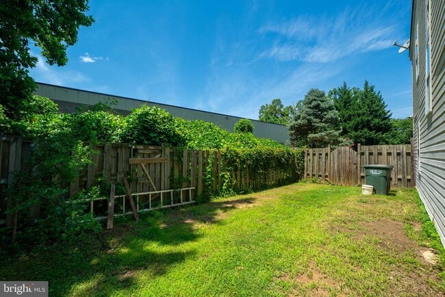 Building Photo - 9572 Inverary Ct