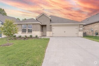Building Photo - 647 Carters Grv Dr