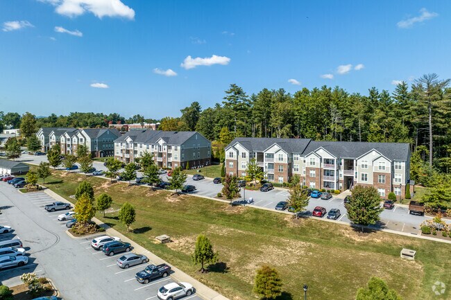 Estaciones en la comunidad de Cane Creek - Seasons at Cane Creek