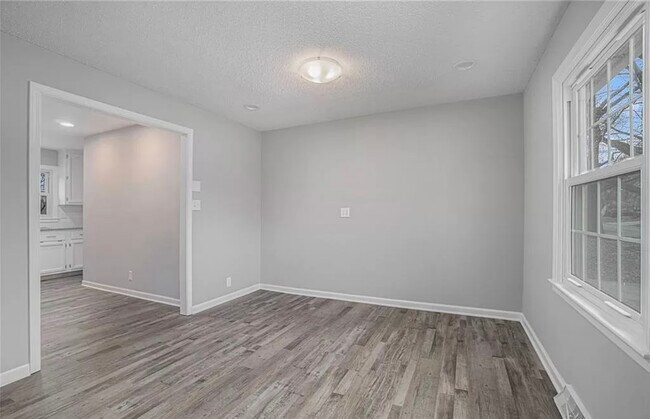 Foto del edificio - 6513 N Harrison St