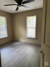 Building Photo - 711 Grandview Ave