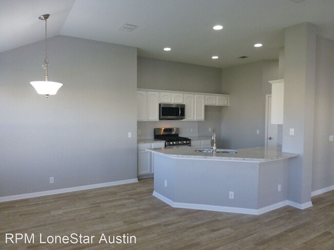Building Photo - 4 br, 2 bath House - 570 Atlantis