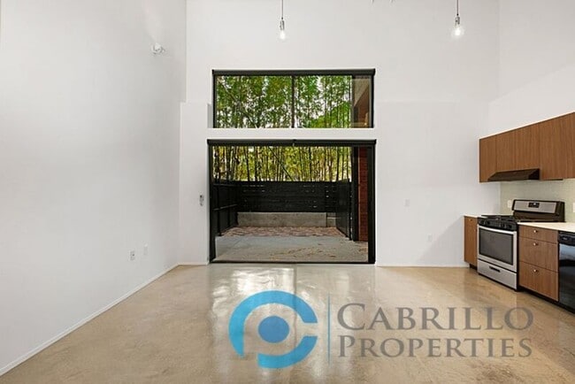 Foto del edificio - 2870 Fourth Ave