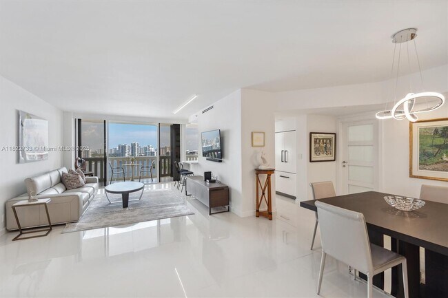Foto del edificio - 3000 Island Blvd