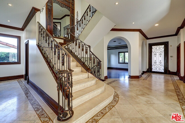 Foto del edificio - 209 S Anita Ave