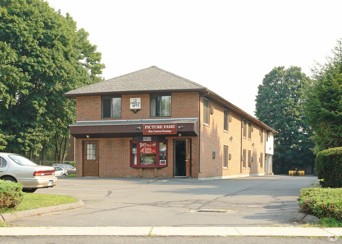 Primary Photo - Maple Street Apartments