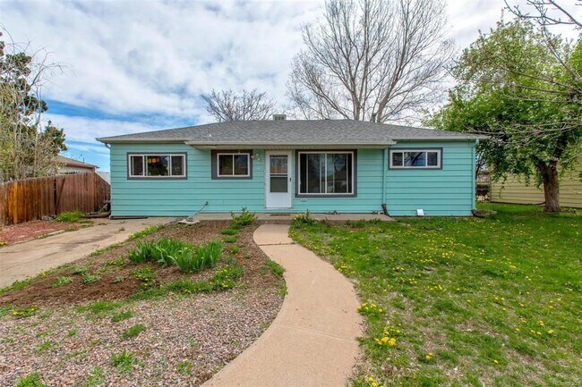 Building Photo - 864 S Peterson Way
