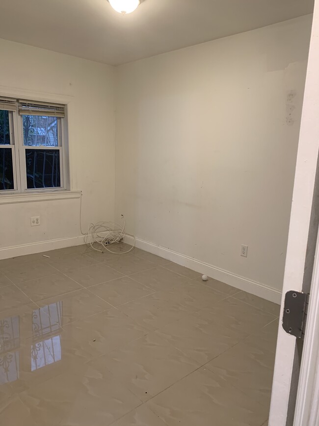 Living Room 2 - 440 Castle Hill Ave
