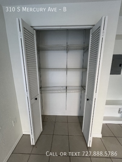 Foto del edificio - 310 S Mercury Ave