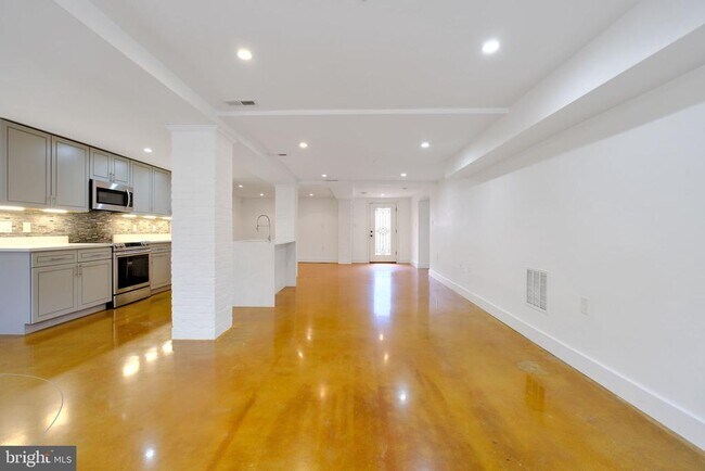 Building Photo - 1239 Simms Pl NE