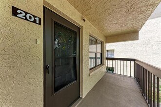 Building Photo - 515 30th Ave W