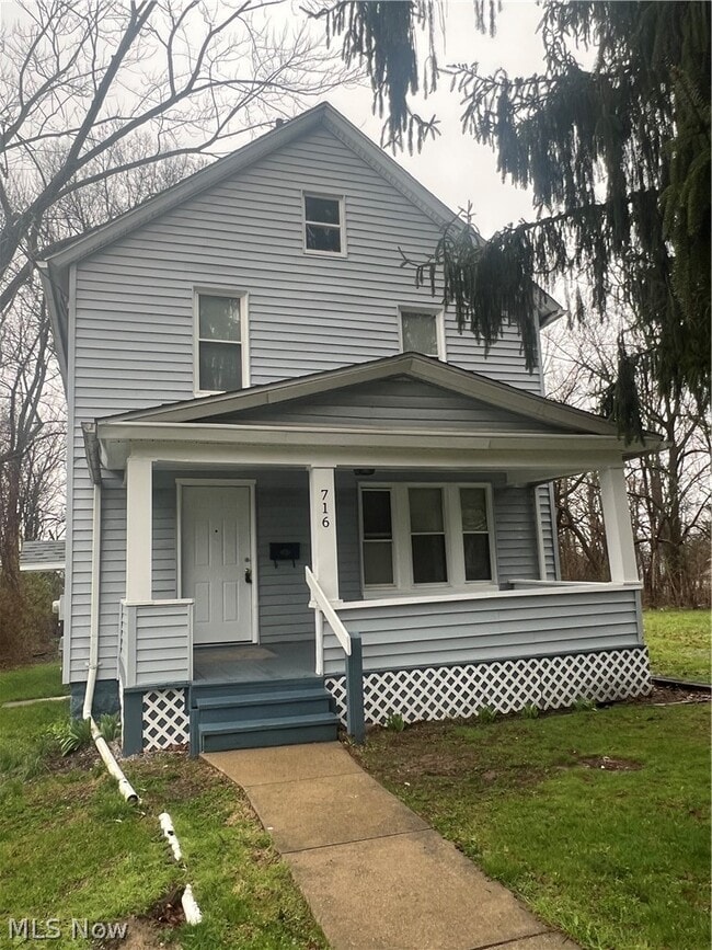 Building Photo - 716 Grace Ave