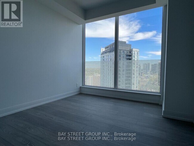 Photo du bâtiment - 181 Dundas St E