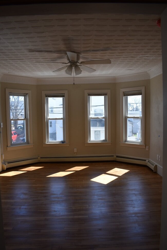 Building Photo - 29 Lapham St