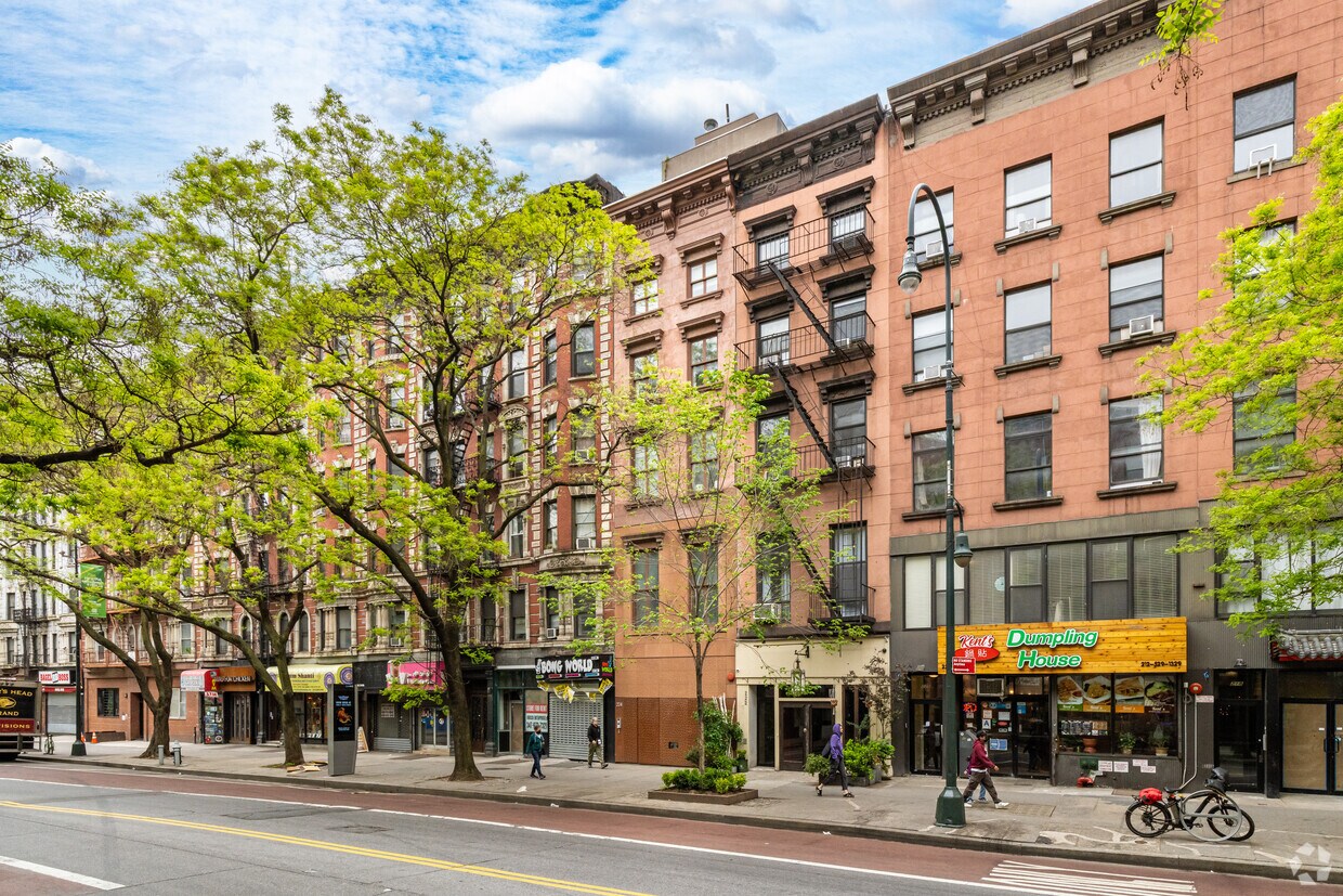 Primary Photo - 224 E 14th St