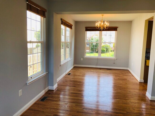 Dinning Room - 106 Stone Ct NE