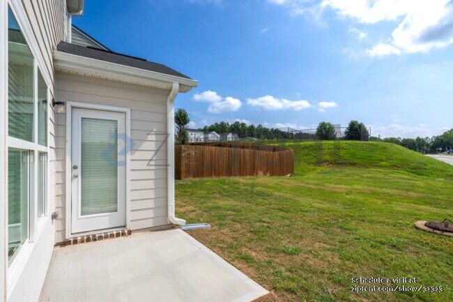Building Photo - 501 Brady Dr