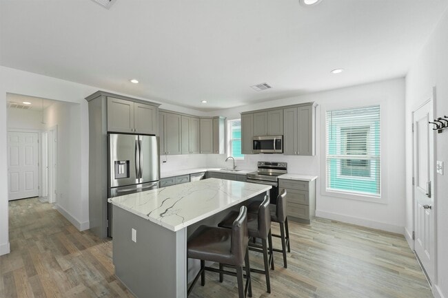 Foto del edificio - 4025 Vista Blvd