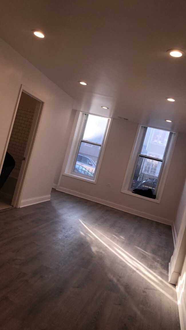 719 N Willard Ct Unit 1, Chicago, IL 60642 Apartment for Rent in