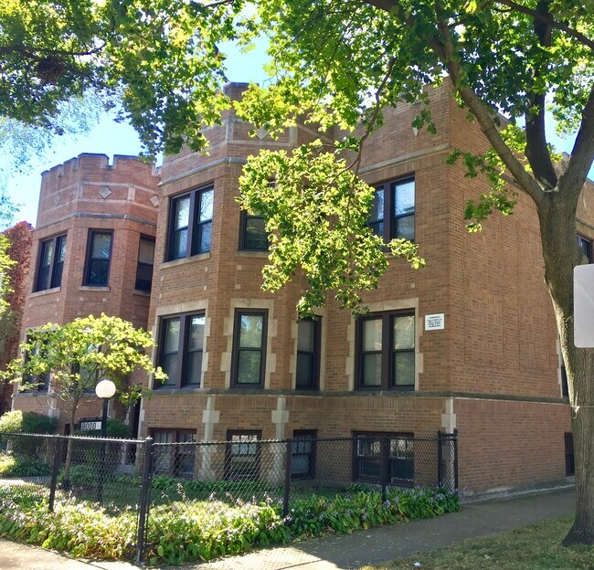 Quiet pocket area - 8004 S Luella Ave