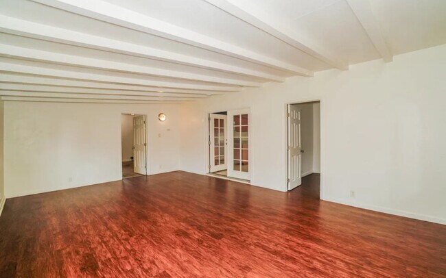 Foto del edificio - 4528 Olympiad Way