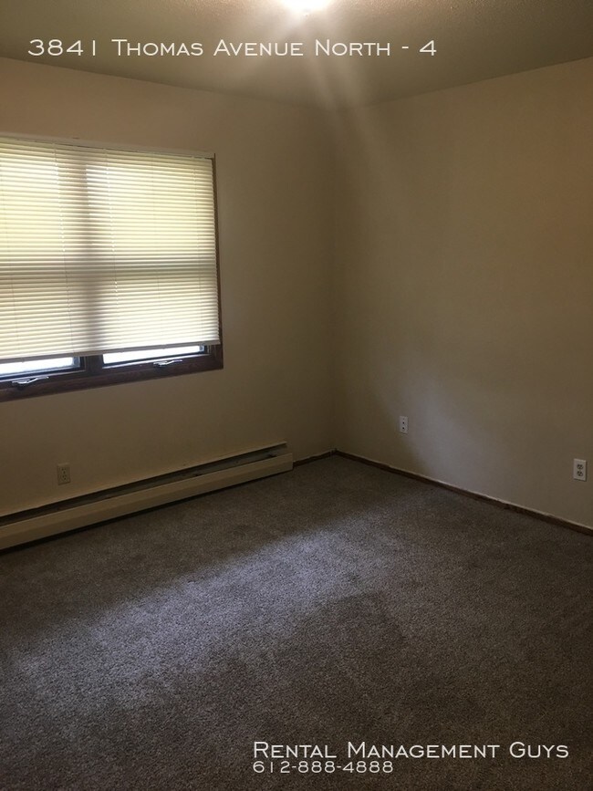 Building Photo - Cute 1 Bedroom Apartment with Heat Paid!