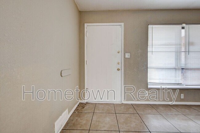 Photo - 1833 NE 51st St House