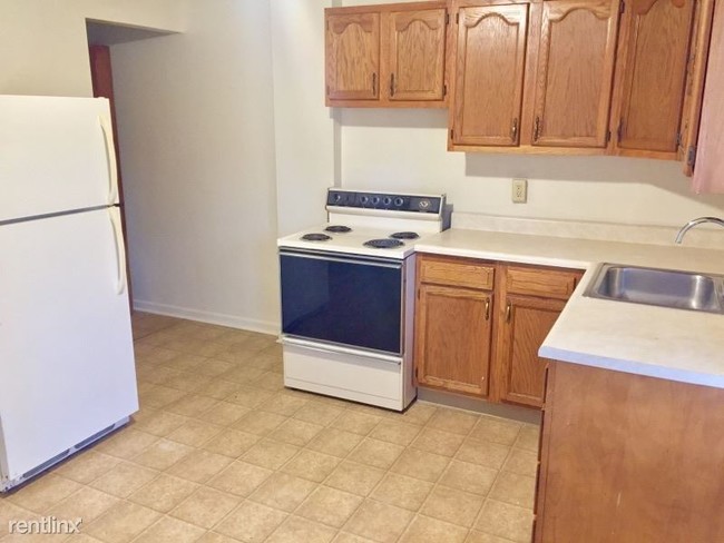 Building Photo - 2 br, 1 bath Townhome - 413 Lincoln Avenue