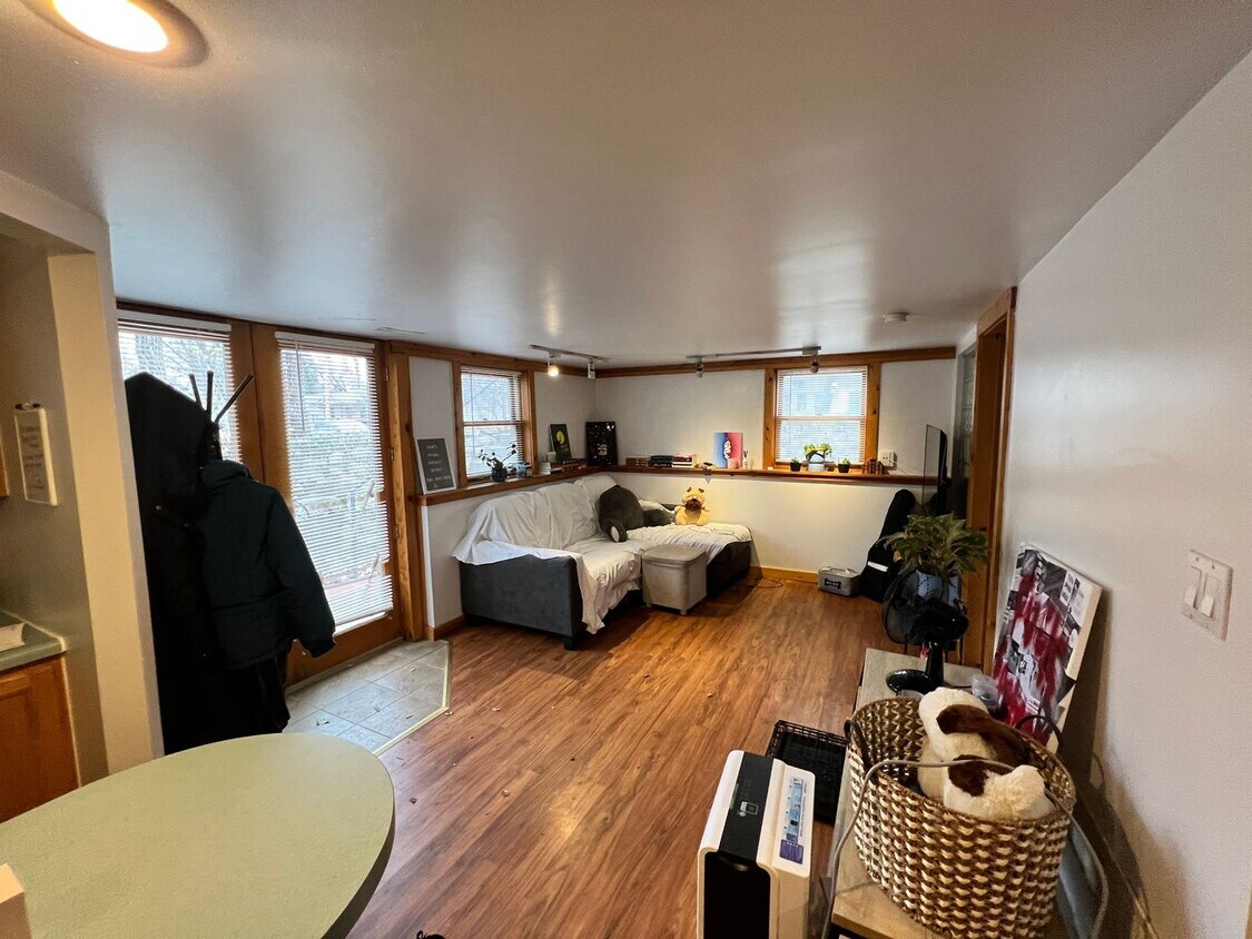 Primary Photo - Pre-Leasing for 24/25 School Year!