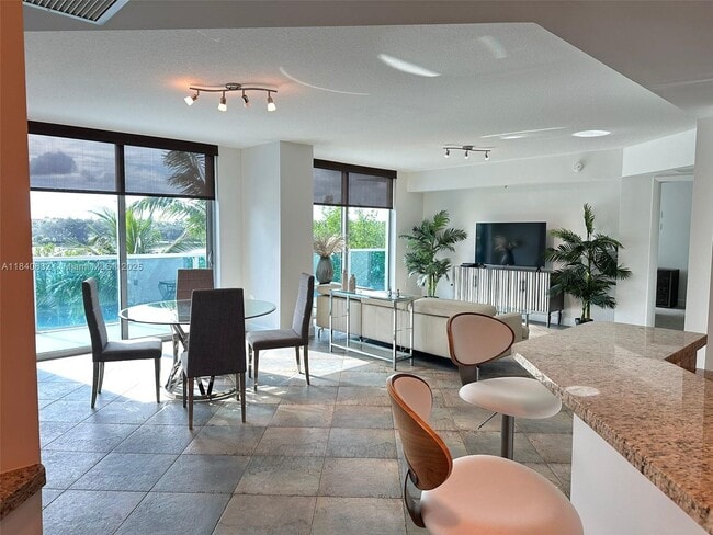 Building Photo - 2641 N Flamingo Rd