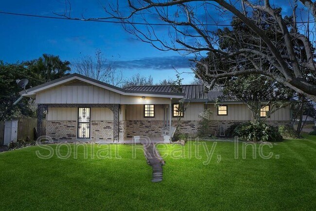 Foto del edificio - 119 Planters Canal Rd