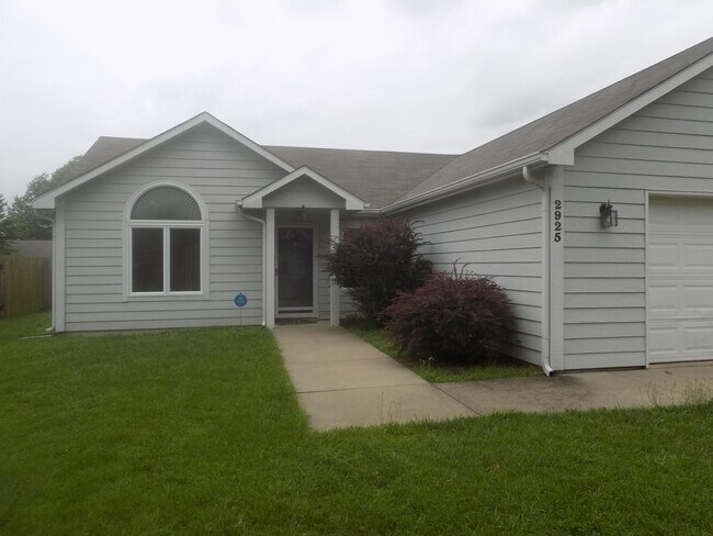 Building Photo - 2925 Fenwick Rd