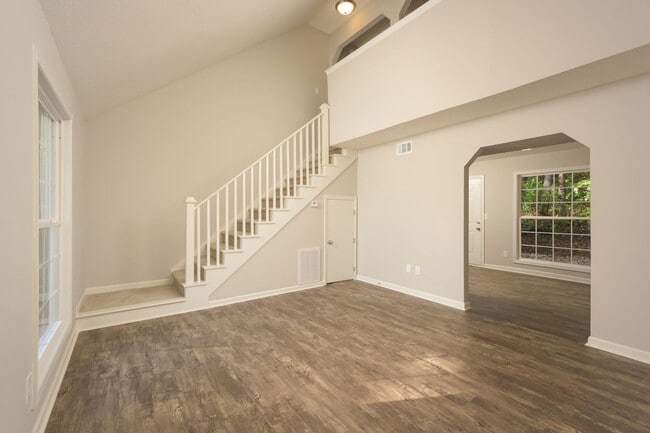 Building Photo - Ivy Terrace Apartments