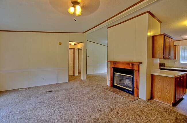 Building Photo - 235 Fleming Loop Rd