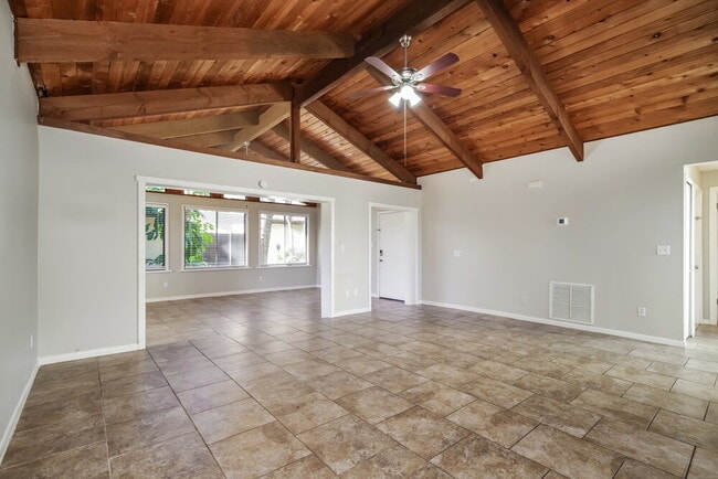 Building Photo - 225 Bayhead Dr