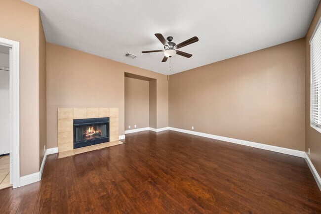 Foto del edificio - Spacious 4 Bedroom, 2.5 Bath Home in Sacra...