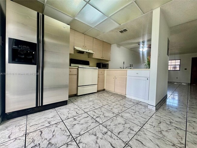 Foto del edificio - 1319 W 51st Pl