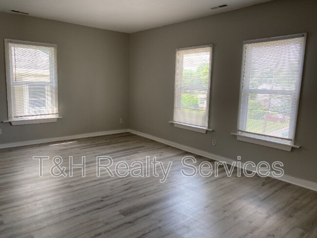 Building Photo - 3819 Boulevard Pl