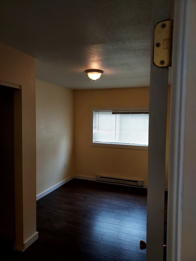 Building Photo - 543 Residence St