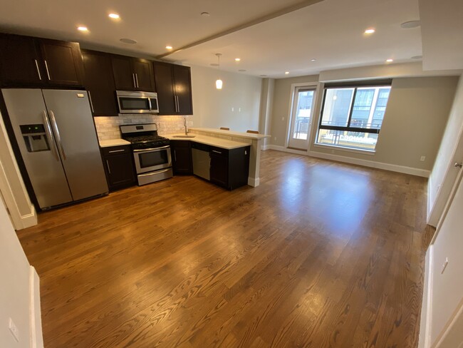 Building Photo - 303 D St