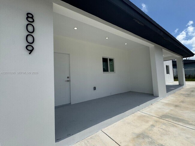 Building Photo - 8005 NW 14th Ct