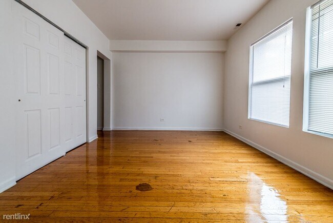 Building Photo - 1 br, 1 bath Apartment - 8155 S Maryland Ave