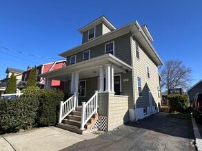 Building Photo - 41 Darina Pl