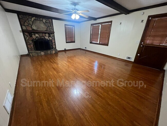 Foto del edificio - 916 Curry Cir SE